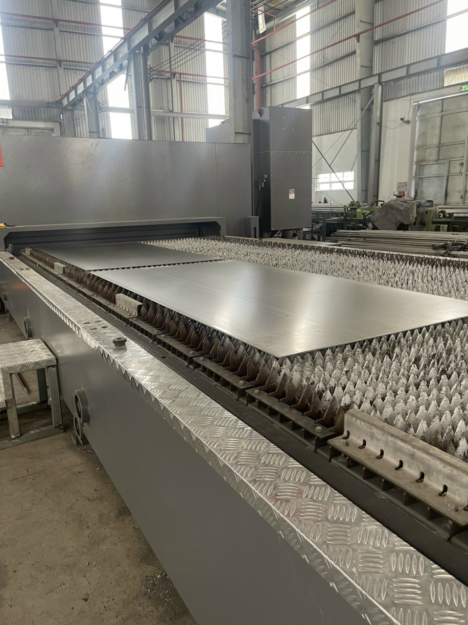 Cắt inox theo kích thước Cắt inox theo kích thước